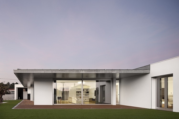 Xiera House 2 by A2 + Arquitectos