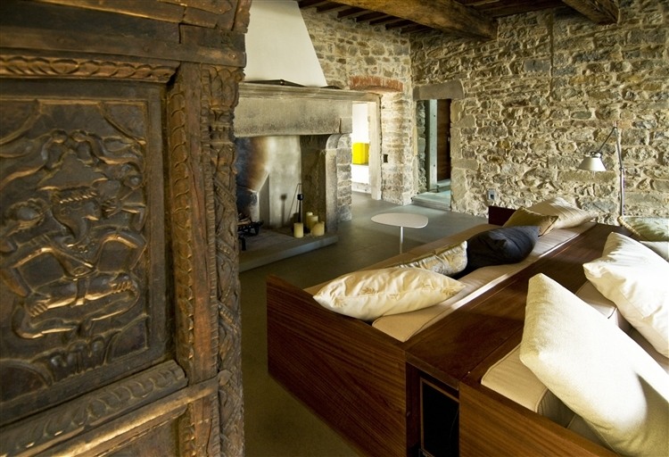 Tower of Moravola house design