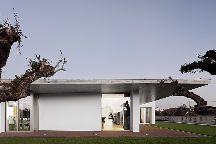Xiera House 2 by A2 + Arquitectos