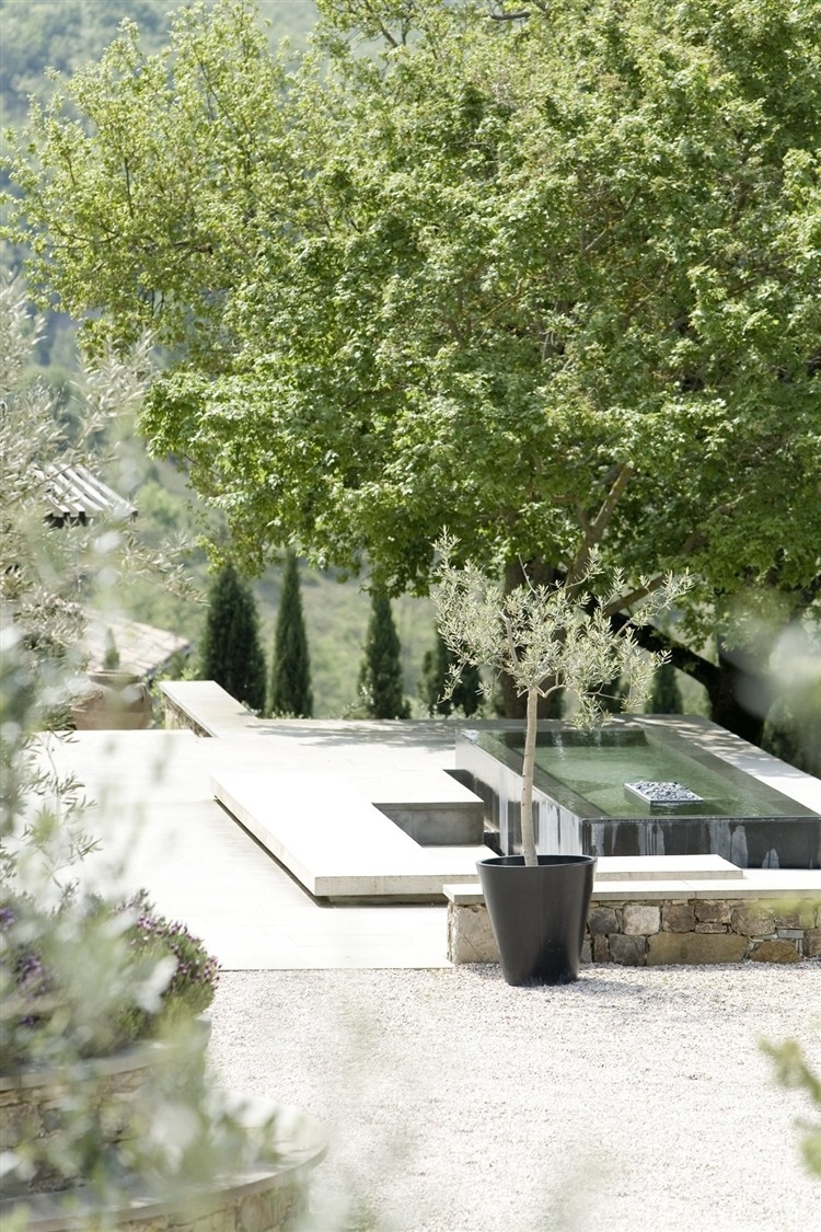 Tower of Moravola house design