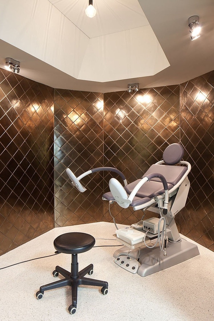 Western Dermatology by Karhard Architektur + Design