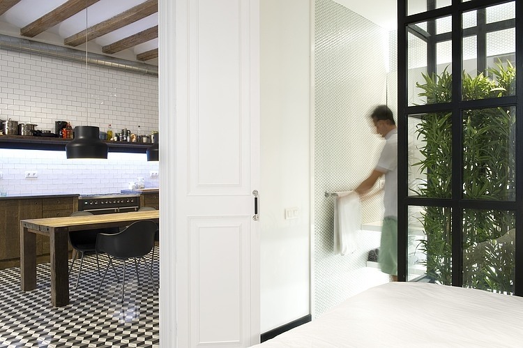 Living by the Market by Egue y Seta