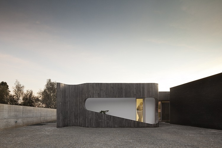 Xiera House 2 by A2 + Arquitectos