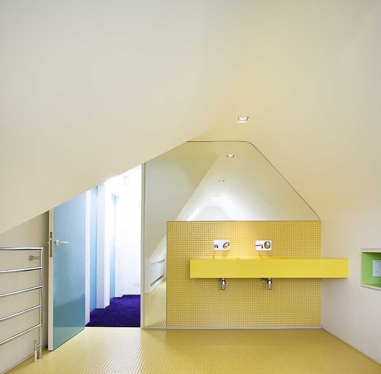Chevron House by Andy Martin Associates