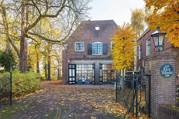 Monumental Coach House