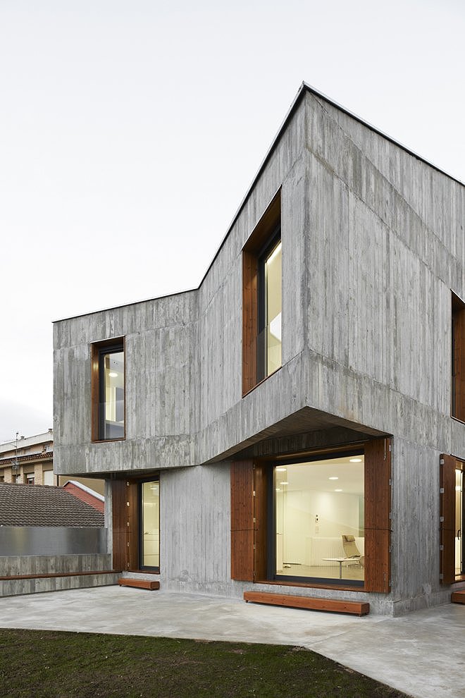 MP House by Alcolea+Tárrago Arquitectos