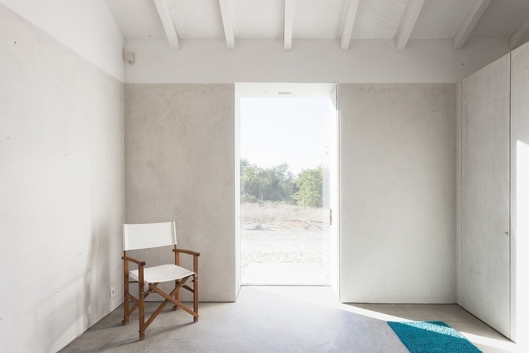 Sítio da Lezíria by Atelier Data