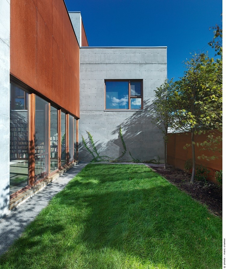 Beaumont House by Henri Cleinge