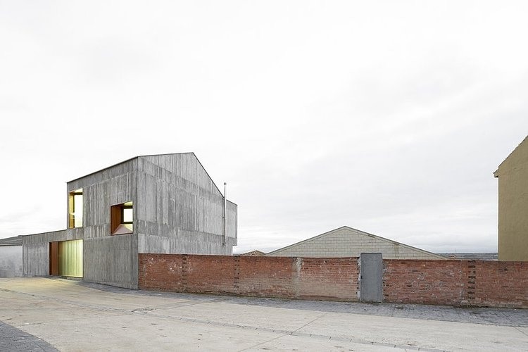 MP House by Alcolea+Tárrago Arquitectos