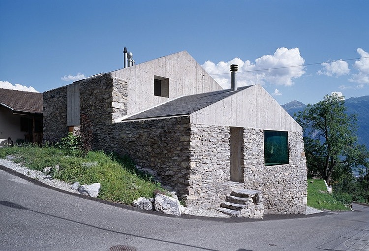 Rustic Home by Savioz Fabrizzi Architecte
