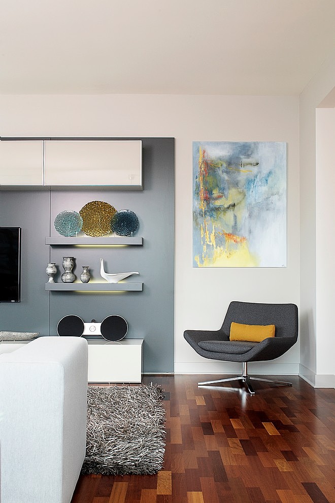 Modern High-Rise by Mia Rao Design