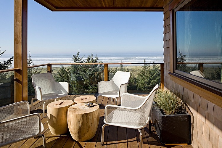 Oregon Coast Home by Jessica Helgerson Interior Design