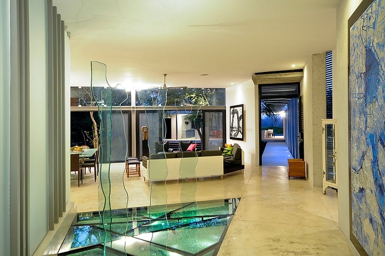 House Among Trees by Muñoz Arquitectos Asociados