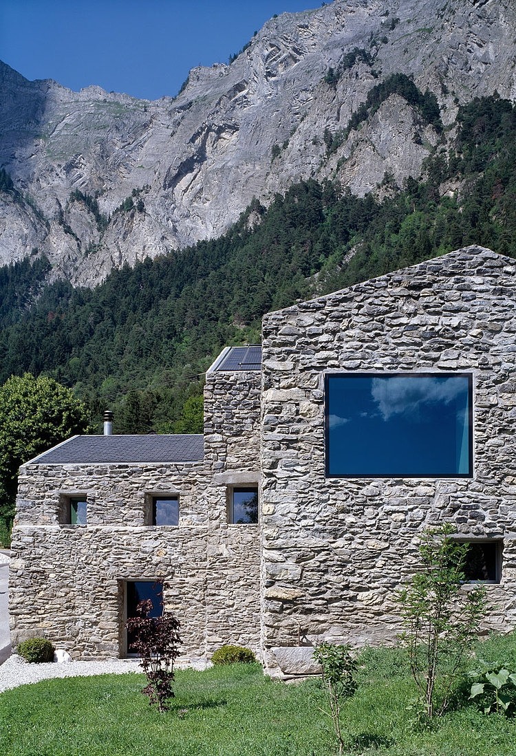 Rustic Home by Savioz Fabrizzi Architecte