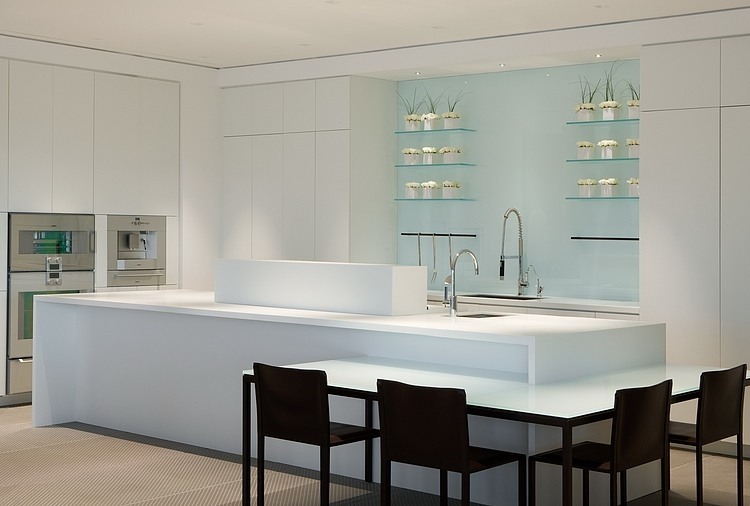 Yorkville Penthouse by Cecconi Simone Inc.