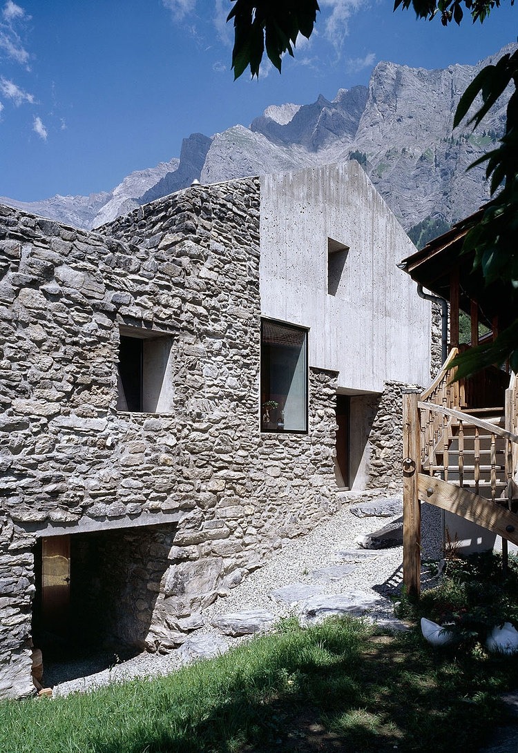 Rustic Home by Savioz Fabrizzi Architecte