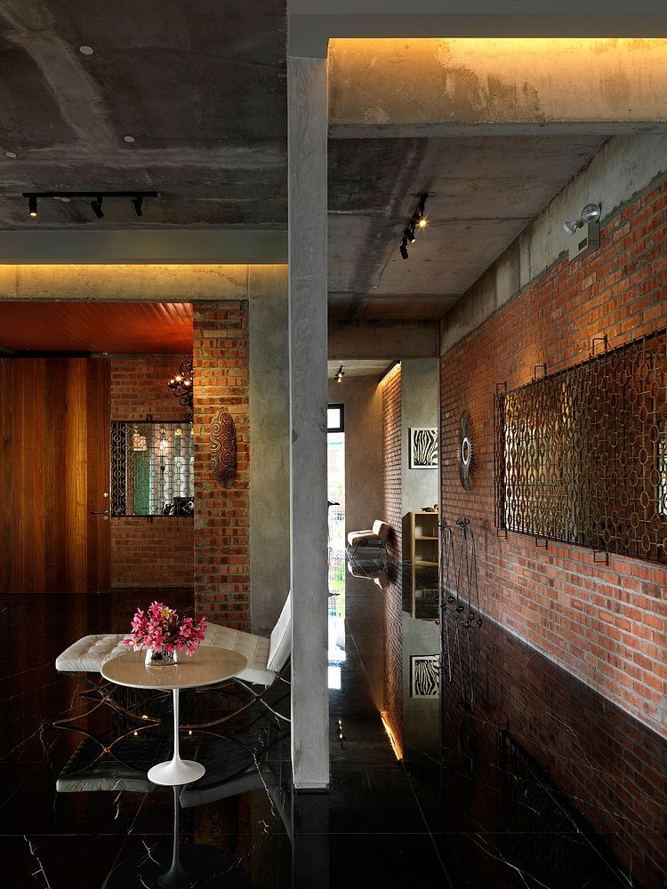 S11 House by ArchiCentre