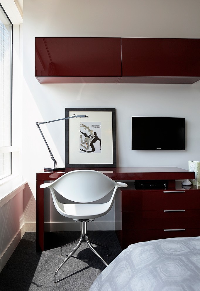 Modern High-Rise by Mia Rao Design