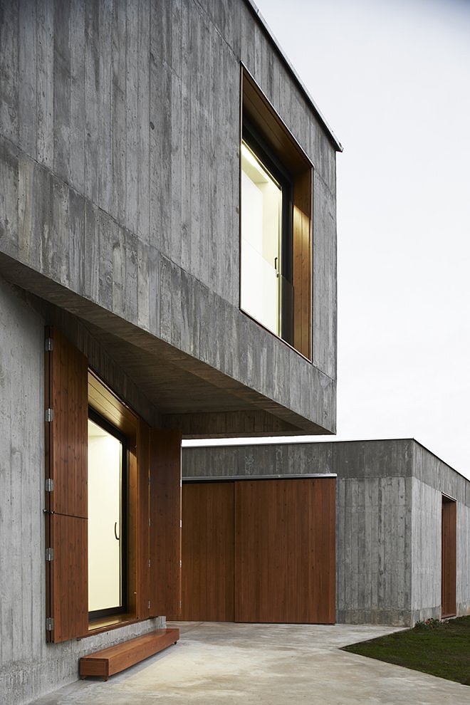 MP House by Alcolea+Tárrago Arquitectos