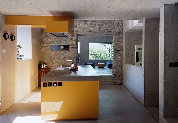 Rustic Home by Savioz Fabrizzi Architecte