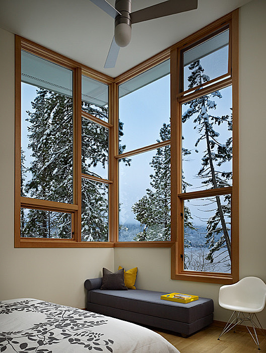 North Lake Wenatchee Cabin by DeForest Architects