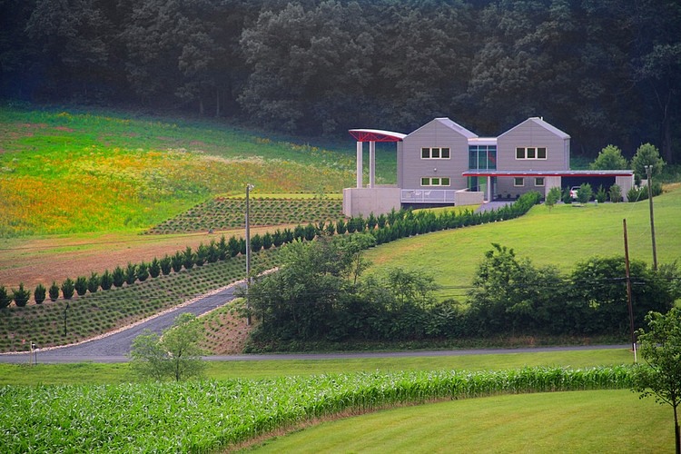 Sundial House by Eugene Stoltzfus Architect