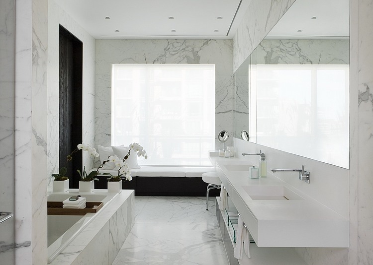Yorkville Penthouse by Cecconi Simone Inc.