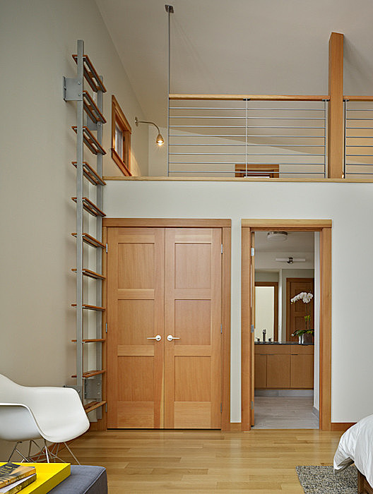 North Lake Wenatchee Cabin by DeForest Architects