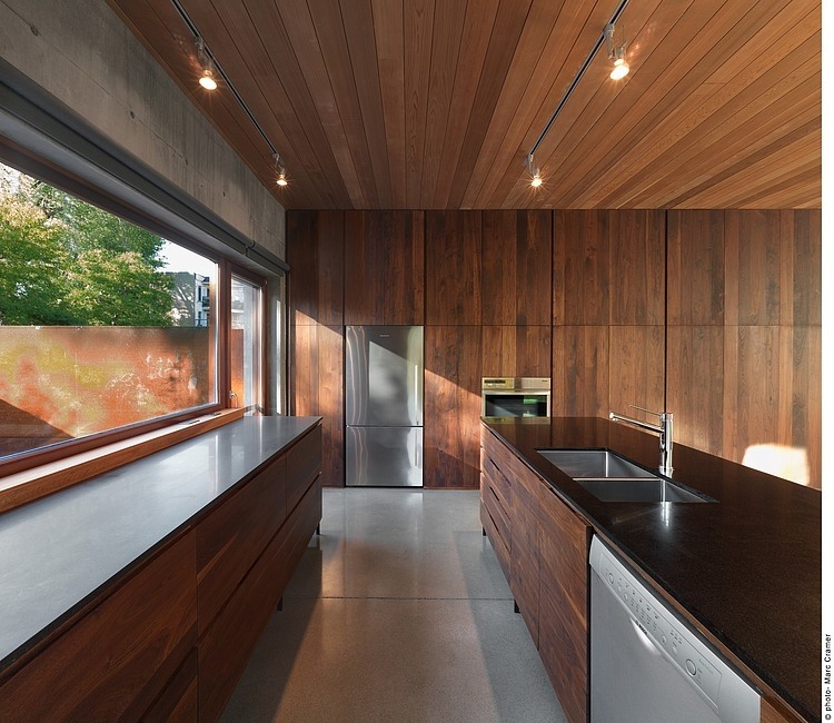Beaumont House by Henri Cleinge