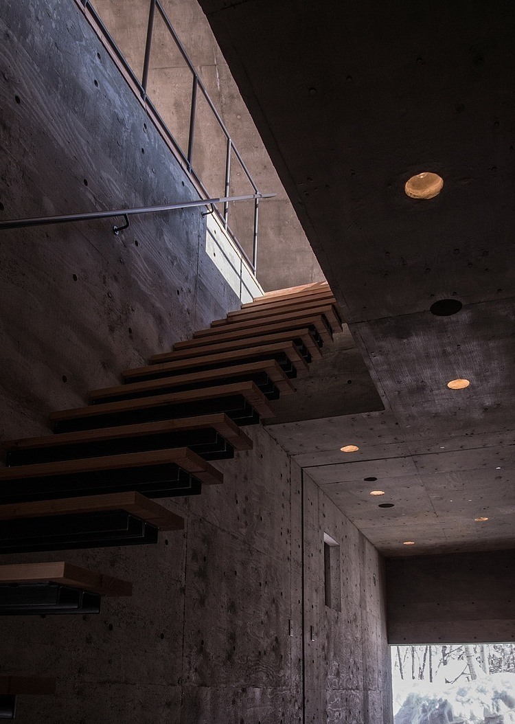 L House in Hirafu by Florian Busch Architects