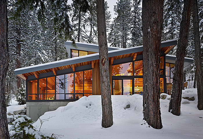 North Lake Wenatchee Cabin by DeForest Architects