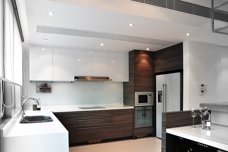 The Vineyard House by S.I.D.Ltd.