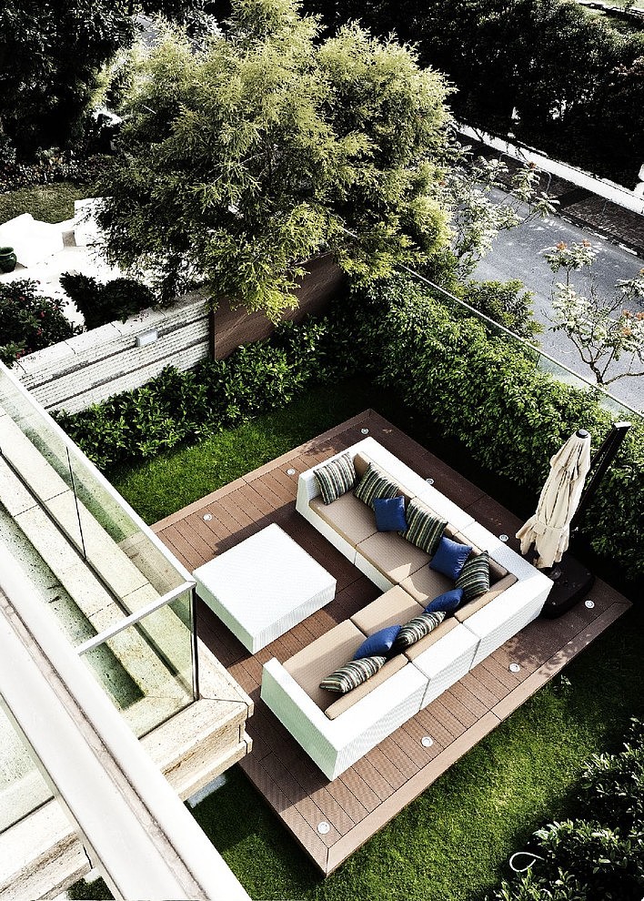 The Vineyard House by S.I.D.Ltd.