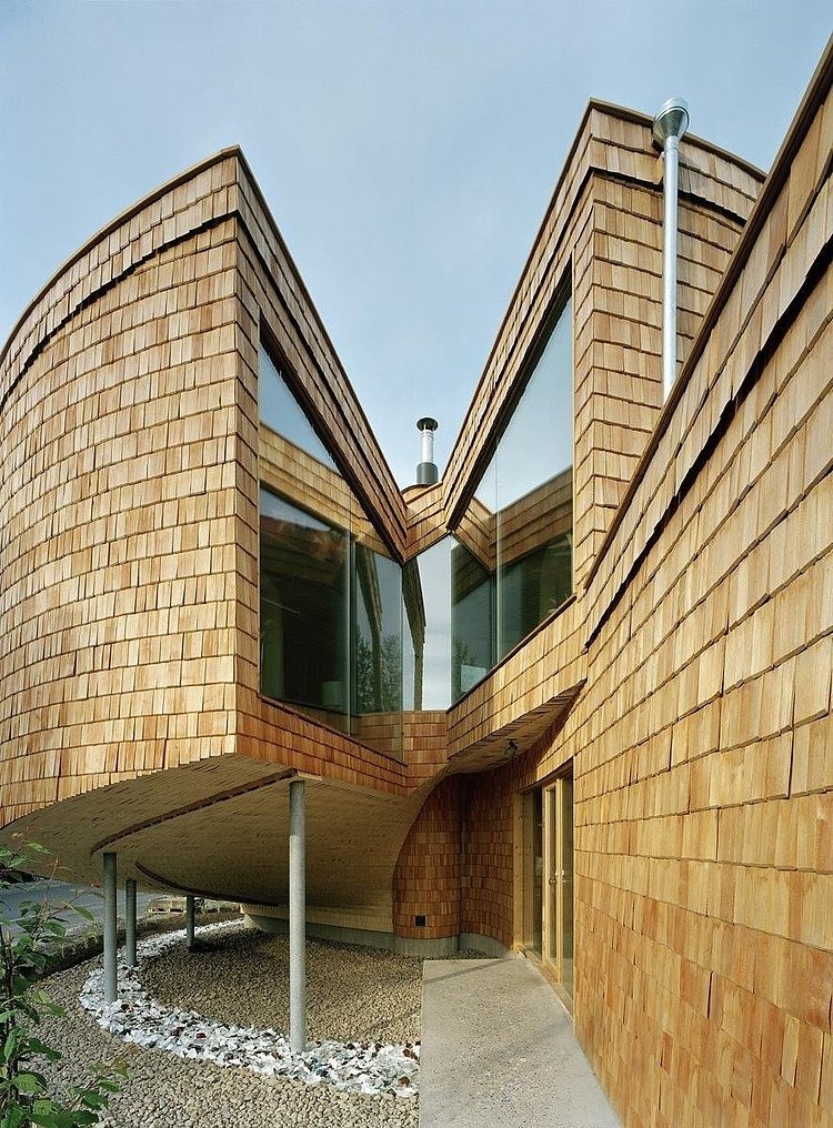 Espoo House by Olavi Kopose