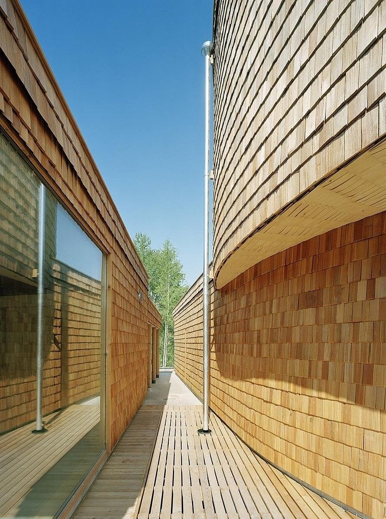 Espoo House by Olavi Kopose