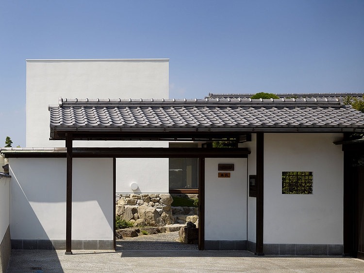 Garden Tree House by Hironaka Ogawa & Associates
