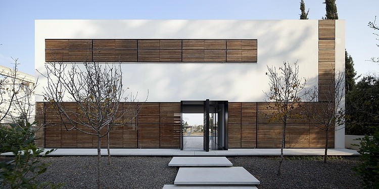 Kfar Shmaryahu House by Pitsou Kedem Architects