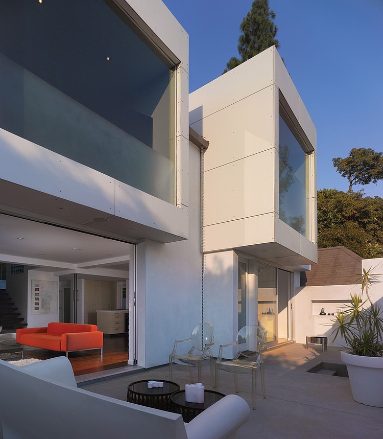 Residence in Hollywood Hills by Griffin Enright Architects