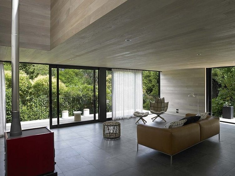 Waiatarua House by Hamish Monk Architecture