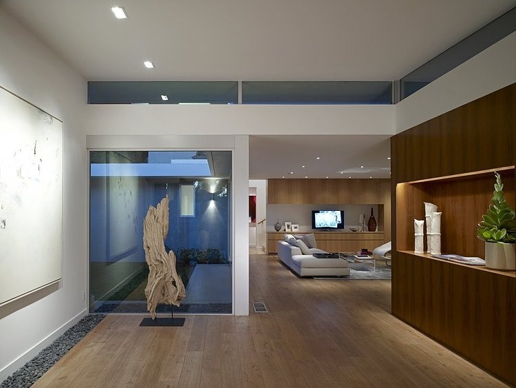 Westridge Residence by Montalba Architects