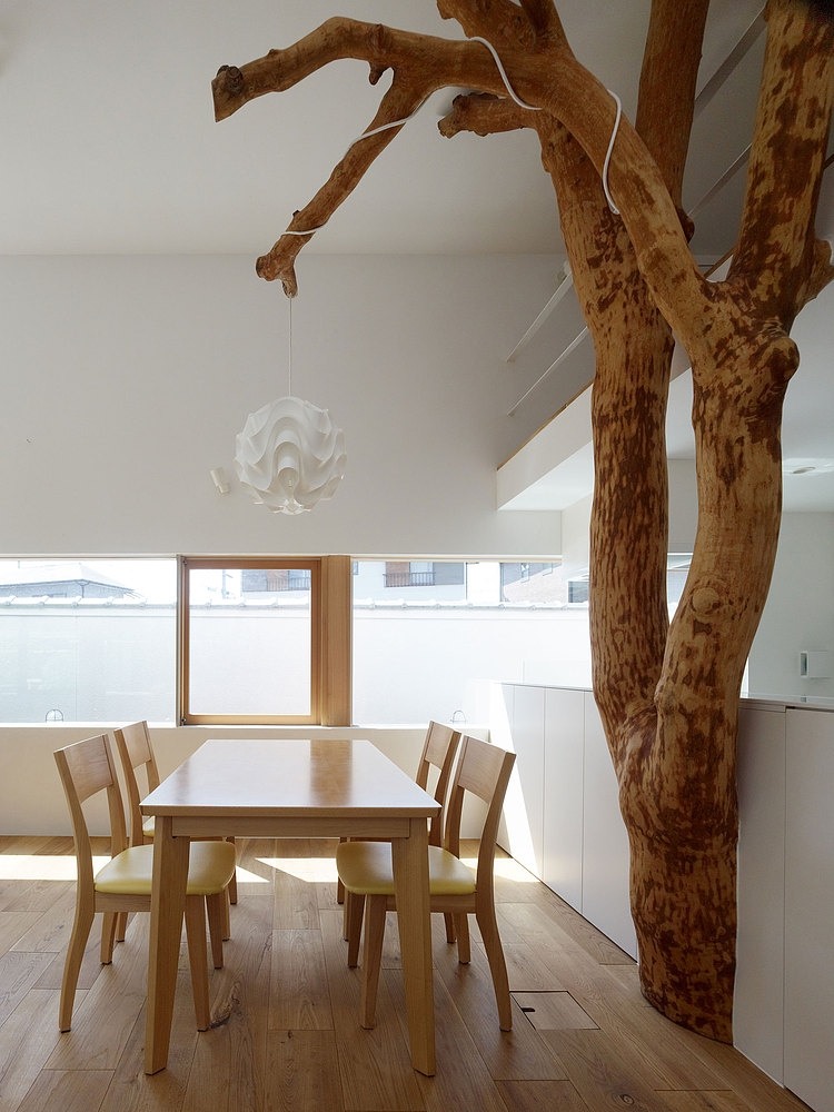 Garden Tree House by Hironaka Ogawa & Associates