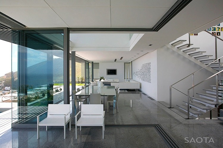 Head Road 1815 Residence by SAOTA