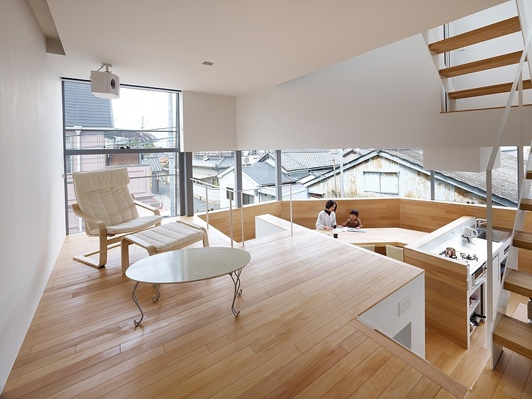 House at Kawachi-Matsubara by Fujiwaramuro Architects