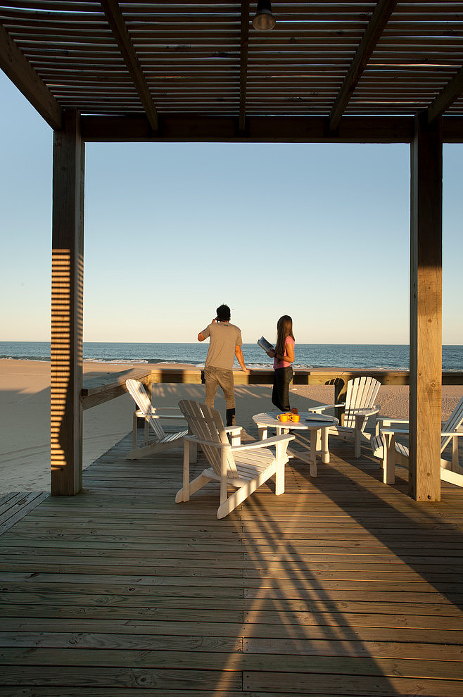 Beach House by Martin Gomez Arquitectos