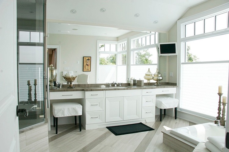 Lake View Residence by Staples Design Group
