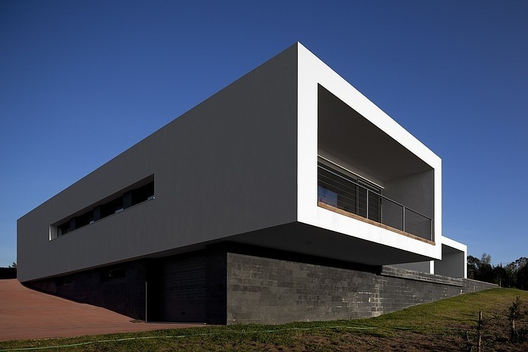 U House by Jorge Graca Costa