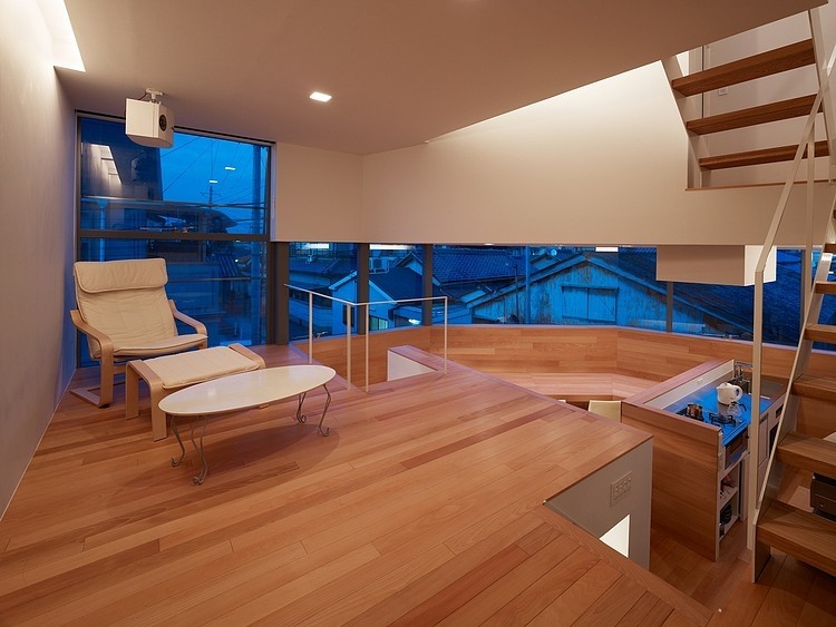House at Kawachi-Matsubara by Fujiwaramuro Architects