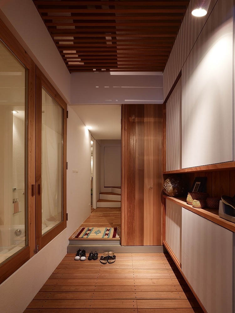 House in Nada by Fujiwaramuro Architects