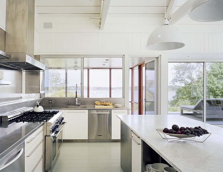 Lake House by Robert Young Architects
