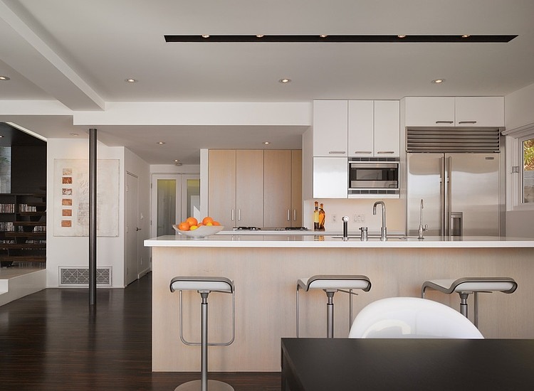 Residence in Hollywood Hills by Griffin Enright Architects